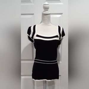 White House Black Market Knit Stretch Cap sleeve Tapered Black/white Top